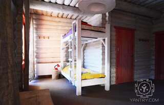 Отель Yantry Драгобрат Спальное место на двухъярусной кровати в общем номере для женщин-2